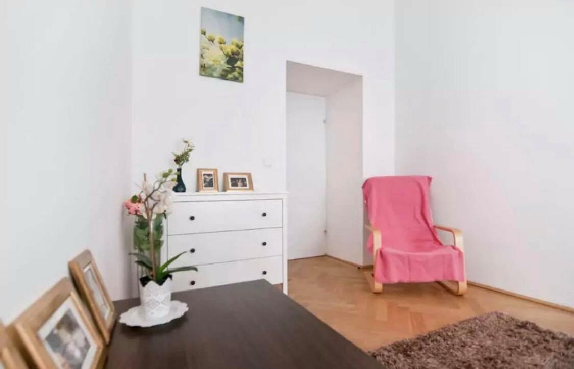 Marvelous Midtown Apartment Wenen Buitenkant foto