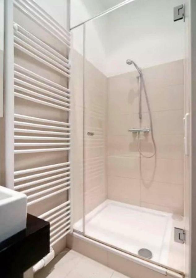 Marvelous Midtown Apartment Wenen Buitenkant foto